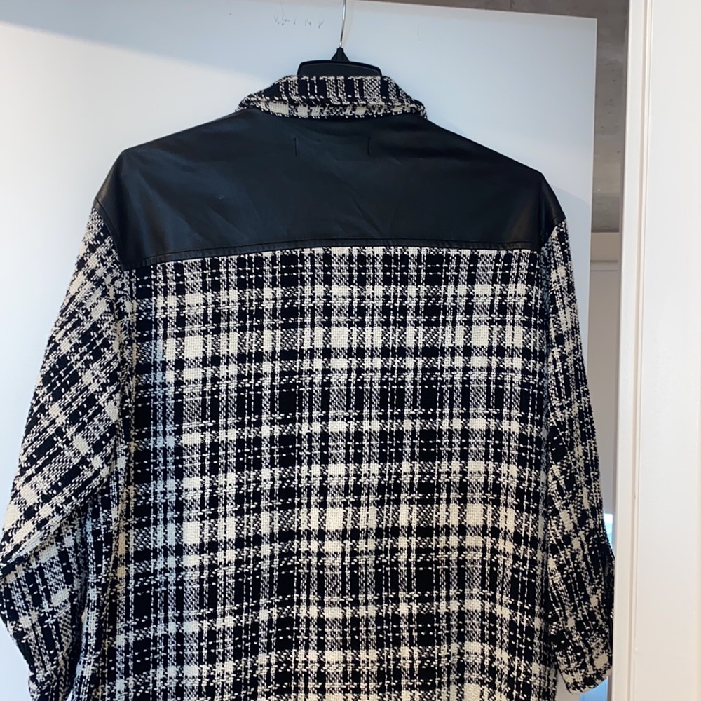 Woman’s jacket - Picture 2 of 4